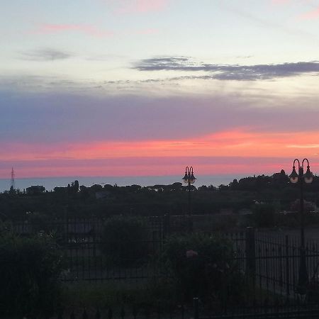Belvedere House Hotel Civitanova Alta ภายนอก รูปภาพ